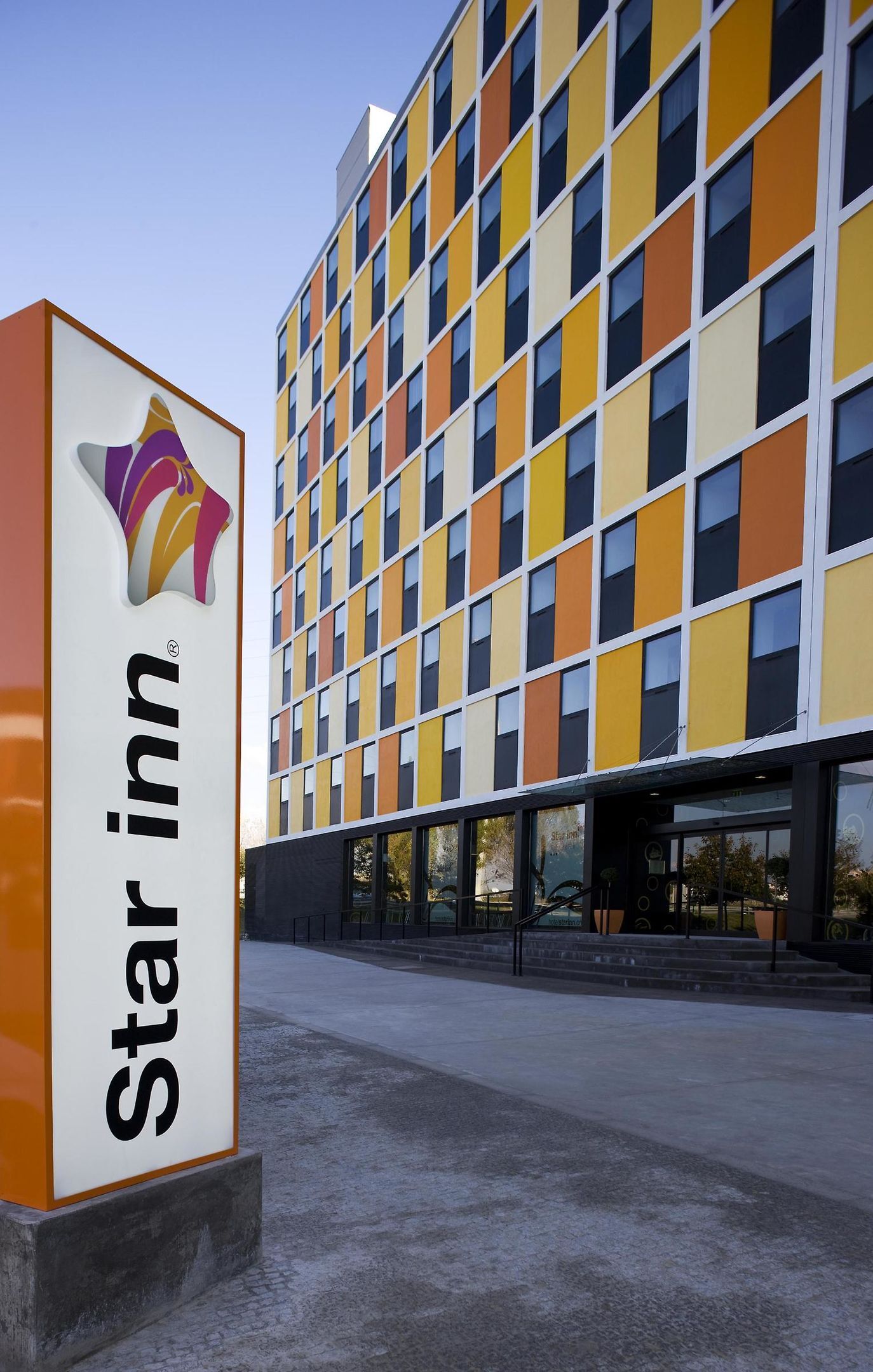 Star Inn Porto - Low Cost Design Hotel