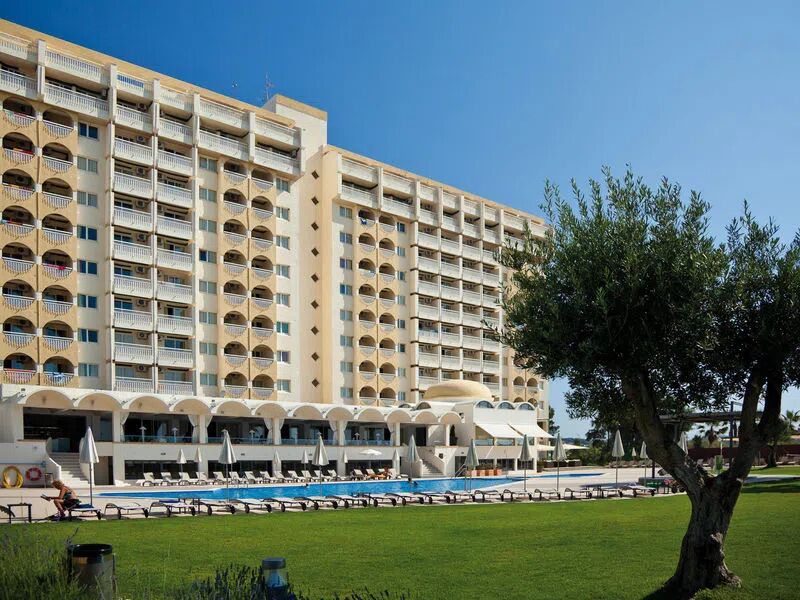 Ozadi Altura Beach Resort